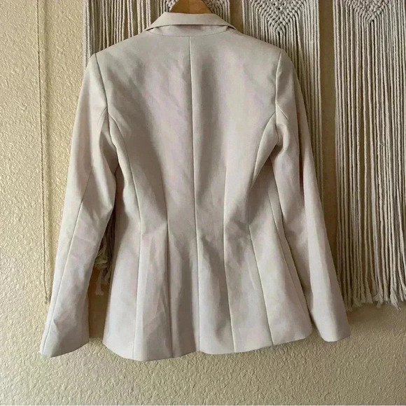 Mng ivory blazer Sz 4 perfect for spring - Picture 6 of 7